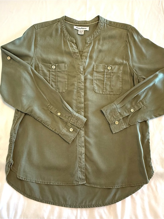 Tommy Bahama Tops - Tommy Bahama Olive Green Long-Sleeve Button-Front Shirt Size XS